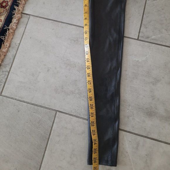 SPANX Faux Leather Leggings size s /sh/p - Picture 8 of 8